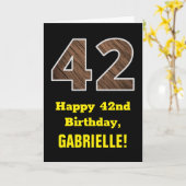 42e verjaardag: Naam, Faux Wood Grain Patroon "42" Kaart (Gele Bloem)