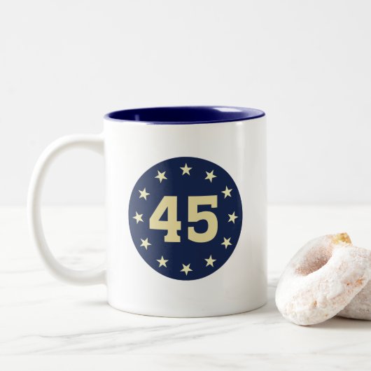 45-47 MUG À DEUX TONNES (Avec donut)