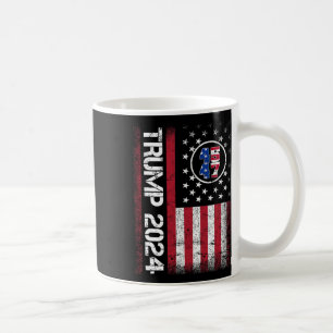 45 47 Wij het volk 2024 staan met Amerikaanse vlag Koffiemok