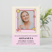 45e verjaardag uitnodiging Retro Groovy Pink Flowe (Staand voorkant)