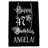 47e verjaardag: Fancy, elegant script + aangepaste Medium Cadeauzakje (Achterkant)