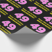 49e verjaardag: Roze strepen en hart "49" + naam Cadeaupapier (Hoek)