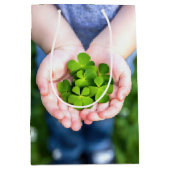 4 Bladklavers St. Patrick's Day Medium Cadeauzakje (Voorkant)