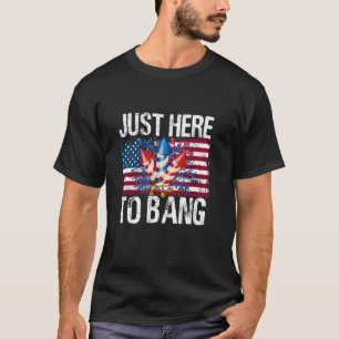 4 juli mannen vuurwerk hier alleen om grappig te k t-shirt