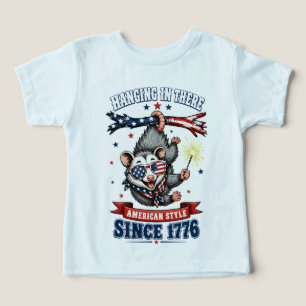 ​4 juli opossum hangende peuter t-shirt