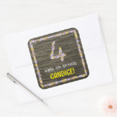 4e verjaardag: Bloemennummer, Faux Wood Look, Naam Vierkante Sticker (Envelop)