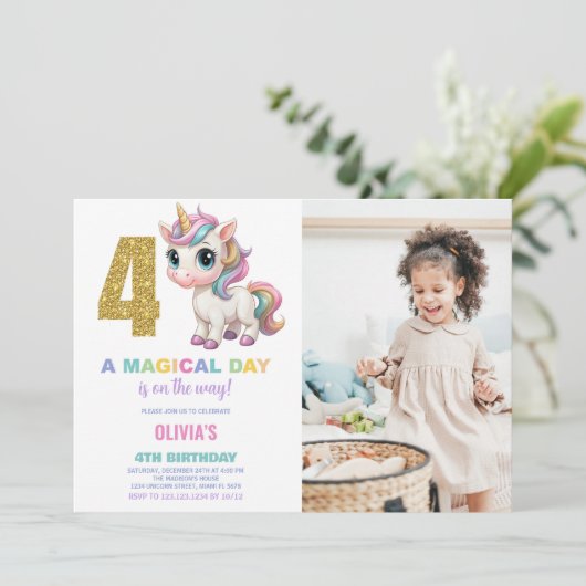 4e Verjaardag Eenhoorn Verjaardag Uitnodigingen w (Staand voorkant)