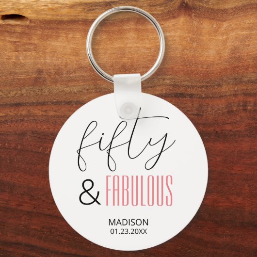 50 and Fabulous Custom 50th Birthday Modern Script Sleutelhanger (Voorkant)