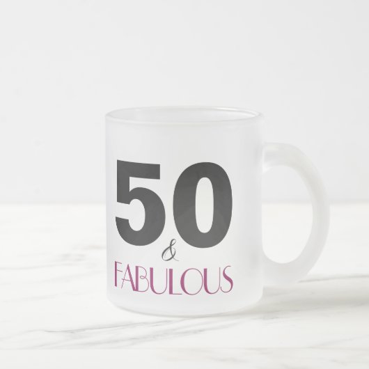 50 et Fabulous Pink 50e anniversaire Gift Mug (Droit)