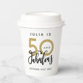 50 jaar en geweldige verjaardag van zwart en goud papieren bekers (Voorkant)