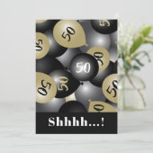 50e anniversaire Black Gold Balloon Invitation (Debout devant)