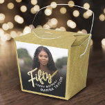 50e anniversaire Cinquante script or noir photo<br><div class="desc">Cinquante script or et or look deux côtés de la photo party boîtes de faveur. Personnalisez ce script de soirée de 50e anniversaire ballotin photo avec votre propre nom de fille d'anniversaire et photo de votre fille ou garçon d'anniversaire. D'autres années et articles correspondants sont disponibles et peuvent être créés...</div>