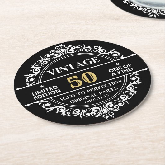50e zwarte witte en gouden feestdag ronde kartonnen onderzetter (Gebogen)