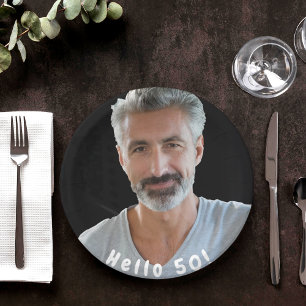 50ste verjaardagsfoto hallo 50 jongens mannen papieren bordje