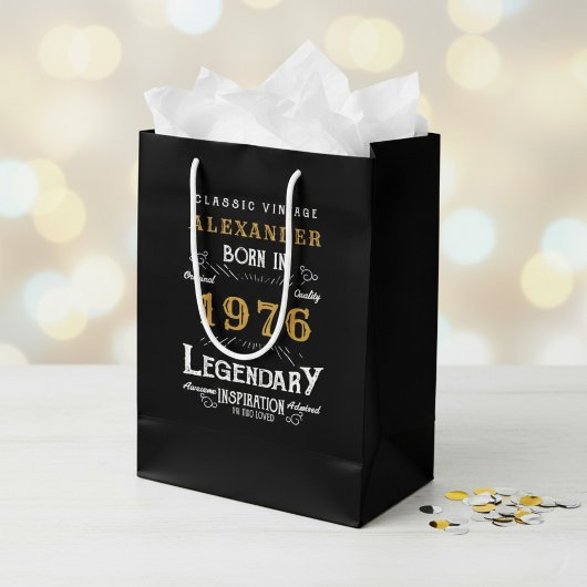 50th Birthday 1976 Add Name Legend Black Gold Medium Cadeauzakje