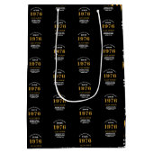 50th Birthday 1976 Black Gold Chic Elegant Medium Cadeauzakje (Achterkant)