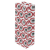 50th Birthday CUSTOM AGE Speed Limit Sign Wijn Cadeautas (Voorkant Gekanteld)