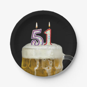 51e verjaardagsbier met kaarsje papieren bordje