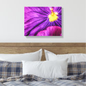 5884-Paarse Pansy Canvas Afdruk (Insitu (Slaapkamer))