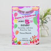 5 jaar oude uitnodiging van de vijfde verjaardag (Staand voorkant)