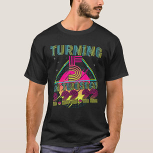 5 om 2 uur Dinsdag 22 22 feb 2022 T-shirt