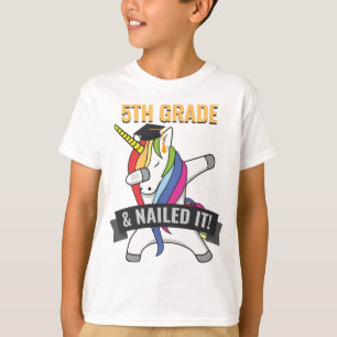 5E GRADE Nailed IT Unicorn Dabbing Afstuderen T-shirt