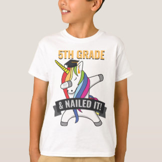 5E GRADE Nailed IT Unicorn Dabbing Afstuderen T-shirt
