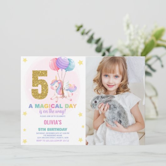 5e Verjaardag Eenhoorn Verjaardag Uitnodigingen fo (Staand voorkant)