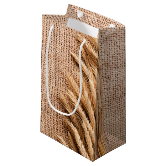 5lx3wx8.5h Petit sac cadeau blé sur Burlap Sack Co (Devant Angle)