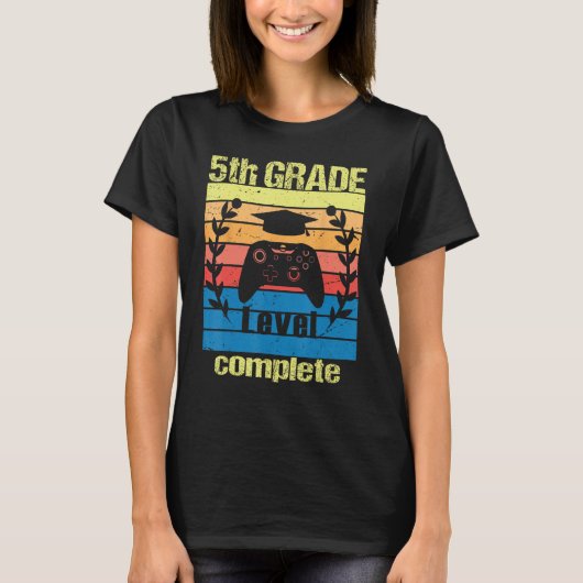 5th Grade level complete Retro Graduation Video Ga T-shirt (Voorkant)