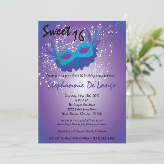 5x7 Paarse Masquerade Sweet 16 Verjaardag Uitnodig Kaart (Staand voorkant)