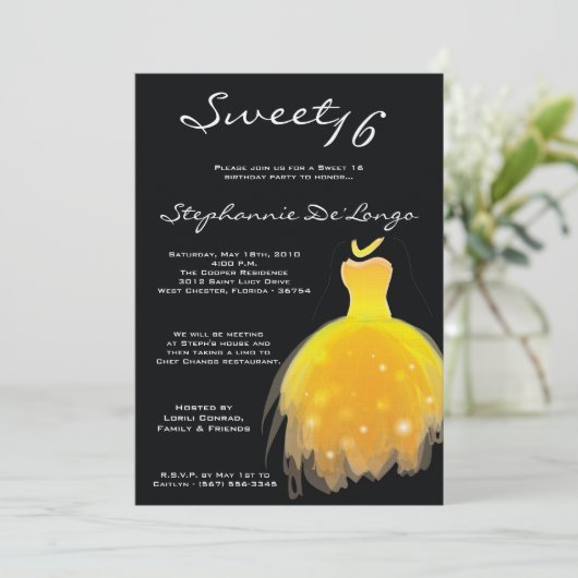 5x7 Robe Jaune Douce 16 Anniversaire Invitation (Debout devant)