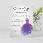 5x7 Robe violette Douce 16 Anniversaire Invitation (Debout devant)