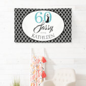 60 en Sassy Custom 60th Birthday Blue Glitter Spandoek (Insitu)