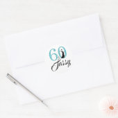 60 en Sassy | Typografie 60e verjaardag Ronde Sticker (Envelop)