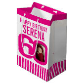 60 photos dans le sac cadeau d'anniversaire blanc (Devant Angle)