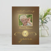 60e anniversaire Invitations - Monogramme d'or ant (Debout devant)
