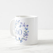 60e verjaardag Blauw Bloemen Monogram Koffiemok (Voorkant links)