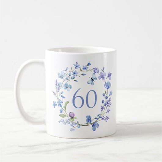 60e verjaardag Blauw Bloemen Monogram Koffiemok (Links)