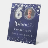 60e verjaardag blauwe zilveren sterren foto welkom reclamebord met voetstuk (Voorkant)