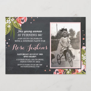 60e verjaardag Floral Chalk Pink Foto Uitnodigen Kaart
