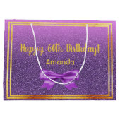 60e verjaardag paarse roze glitter monogram large cadeauzakje (Achterkant)