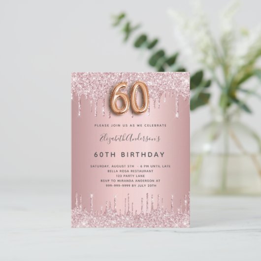 60th Birthday roze stoffige roos glitter luxe Uitnodiging Briefkaart (Staand voorkant)