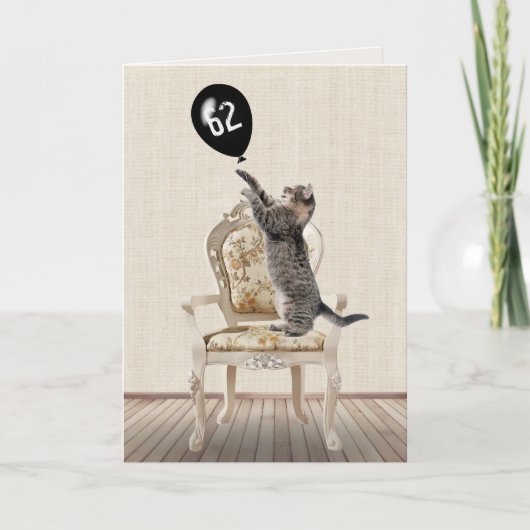 62e verjaardag Tabby Cat op voorzitter Kaart (Voorkant)