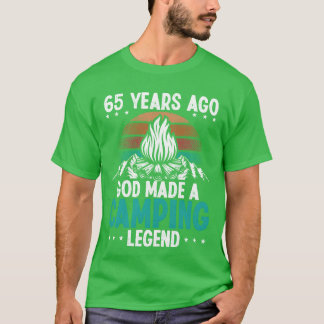 65-jarige kampeerlegende Scout 65Verjaardag Kampee T-shirt