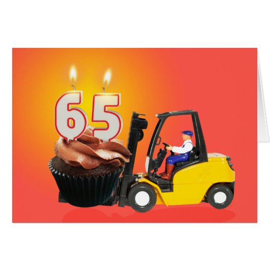 65e verjaardag met cupcake, kaarsen en vorkheftruc (Voorkant Horizontaal)