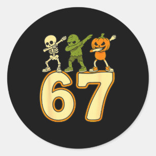 67 Meme Grappige Halloween-nummers Zes Zeven Manne Ronde Sticker