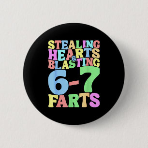 67 Meme Valentijnsdag Zes Zeven 6-7 Grappig Stelen Ronde Button 5,7 Cm