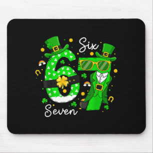 67 Six Seven Grappige St. Patricks Dag Leprechaun  Muismat