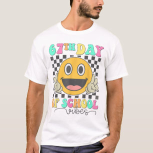 67e dag van school trillingen Cute Smile Face 67 M T-shirt